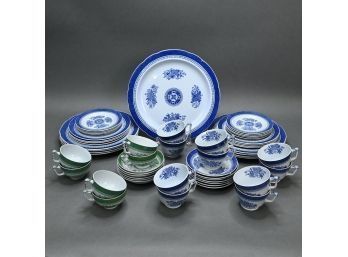 Assembled Copeland Spode And Spode Porcelain Green And Blue 'Fitzhugh' Dinner Service, Twentieth Century