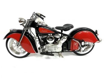 Guiloy 1948 Indian Chief Motorcycle 1:6 Scale Model Bike