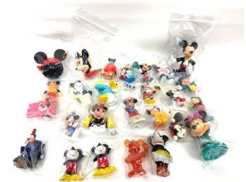 Lot Of Minitaure Plastic Mickey And Minnie Mouse Figurines