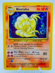 NINETALES Base Set Holographic Pokemon Card!! (1)