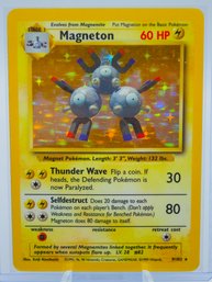 MAGNETON Base Set Holographic Pokemon Card!!
