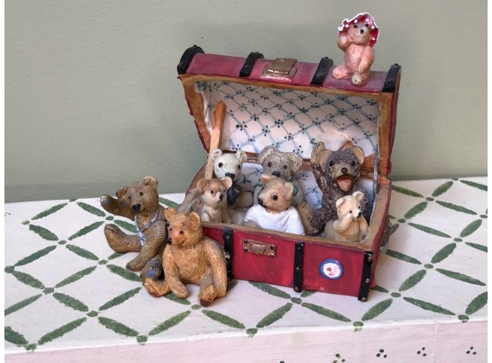 (B-10) PENNYWHISTLE LANE RESIN FIGURINE - BEARS IN A SUITCASE - 4'