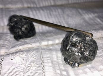 (X31) ANTIQUE VICTORIAN SILVER PLATE KNIFE REST -BABY CHICK -4'