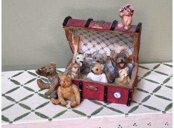(B-10) PENNYWHISTLE LANE RESIN FIGURINE - BEARS IN A SUITCASE - 4'
