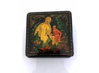 (e60) VINTAGE RUSSIAN HAND PAINTED-LACQUERED AND NUMBERED TRINKET BOX W/LID IN BOX MEASURES 2 1/2 SQ.