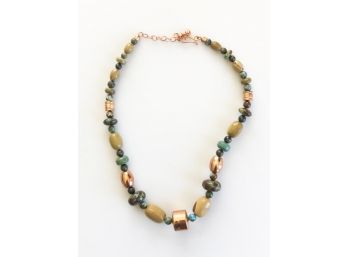 (E24) WOMANS BEADED AND STONE NECKLACE BROWN, GREEN AND TAN