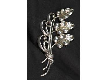 (A21) LARGE STERLING SILVER PIN-W/FLORAL DESIGN-APPROX. 4'L X 2' W-WEIGHS APPROX. 14.1 DWT