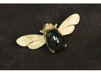 (A19) COSTUME GOLD TONED 'BEE' PIN-WITH BLACK STONE-APPROC. 1 1/2' X 3/4'