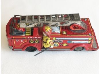 (E9) VINTAGE TIN TOY FIRE TRUCK-F.D.24670 -NO BRAND NAME