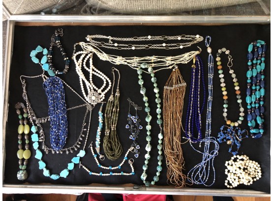 (J20) LOT OF VINTAGE COSTUME JEWELRY - APPROX. 20 PICES MOSTLY BEADED NECKLACES