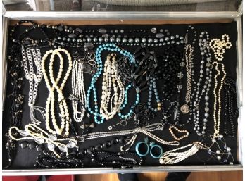 (J41) LOT OF VINTAGE COSTUME JEWELRY-APPROX. 30 PIECES-MOSTLY NECKLACES & EARRING'S