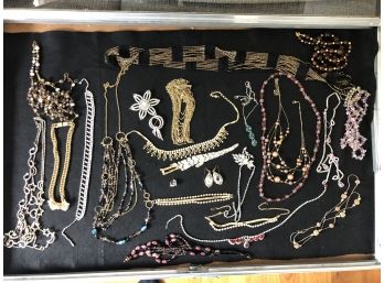 (J25) VINTAGE LOT OF COSTUME JEWELRY-APPROX. 25 PIECES-NECKLACES, EARRINGS AND RING