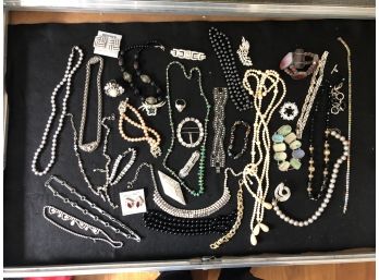 (J32) LOT OF VINTAGE COSTUME JEWELRY-APPROX. 35 PIECES- RHINESTONES, NECKLACES, PINS, EARRINGS ABD BRACELET