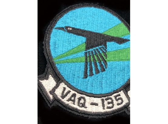 (p7) US NAVY VAQ-135 TACTICAL ELECTRONIC WARFARE SQUADRON PATCH MEASURES APPROX. 4 INCHES DIAMETER