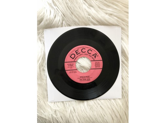 (R17) THE FOUR ACES-45 RECORD-'I ONLY KNOW I LOVE YOU' & 'DREAMER'