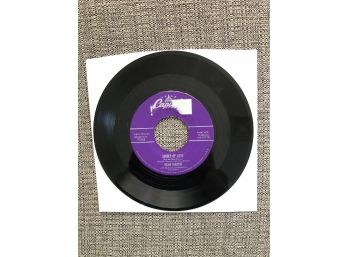 (R30) DEAN MARTIN-45 RPM RECORD-'STREET OF LOVE' AND 'IM GONNA STEAL YOU AWAY'