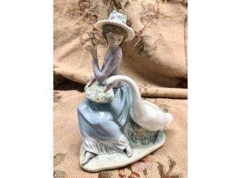 LLADRO FIGURINE - WOMAN WITH GOOSE- 10' TALL - PERFECT