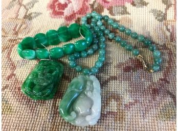 LOT OF 3 APPLE GREEN JADE PIECES. 1 BRACELET, 1 PENDENT (2 INCHES)1 NECKLACE WPENDENT (11 INCHES)