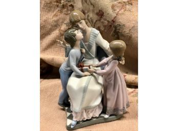 LLADRO FIGURINE - MOTHER WITH TWO CHILDREN - 11' TALL - PERFECT