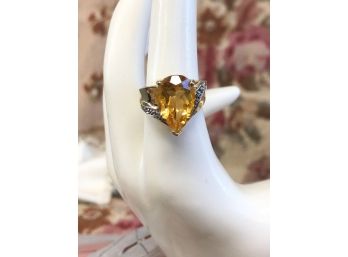 10 KARAT GOLD CITRINE AND DIAMOND RING. SIZE 6 WEIGHS APPROX. 3.4 DWT
