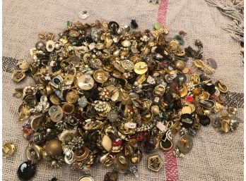 H U G E TREASURE CHEST OF ASSORTED VINTAGE JEWELRY - MOSTLY EARRINGS - SOME MATCHED - CRAFT - 15 LBS