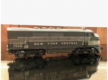 B-20- LIONEL N.Y. CENTRAL TRAIN - G.M.-  NO. 2333 WITH HORNS & LIGHTS - 13'