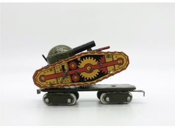 A-31- VINTAGE  MARX CAMOUFLAGE ARMY TANK W/ KEY BUT NOT WORKING - TIN TOY - 6' BY 4'