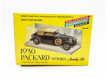 (C95) PLASTIC CAR MODEL-1930 PACKARD W/DISPLAY CASE-BY RENWAL-ORIG BOX PLEASE CHECK FOR PARTS
