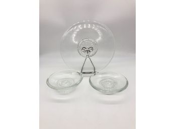 2A-8 - HANDBLOWN GLASS FOOTED PLATTER WITH PAIR OF MATCHING BOWLS - 12' PLATTER - 6.5' BOWLS