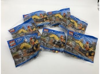 2A-102- SEVEN UNOPENED BAGS OF MINI LEGO CITY TOYS - 40 PIECES EACH