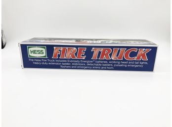 (2A130) VINTAGE 2000 HESS FIRE TRUCK-NEW IN BOX