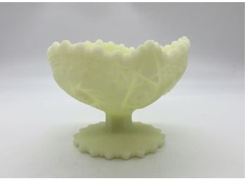 2A-4 - VINTAGE FENTON CUSTARD GLASS COMPOTE BOWL - 5' TALL BY 6.5' WIDE