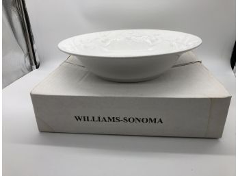 2A-107- WILLIAMS SONOMA WHITE BOWL (#4) - NEW IN BOX - ITALY- 'I PATRIZI' OLIVE DECORATED - 15'
