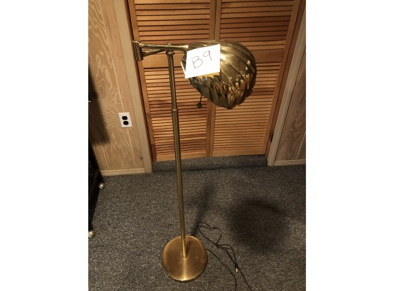 GOLD FLOOR LAMP 47 INCH TALL- B9