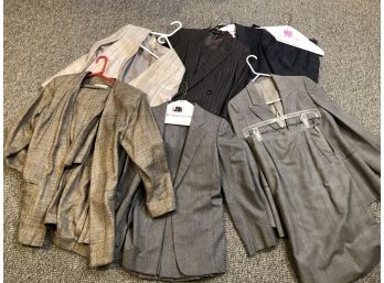 LOT OF 5 LADIES BETTER VINTAGE  CLOTHES - TWO-PIECE SUITS & BLAZER - SIZES MOSTLY 8-MED. - (E17)