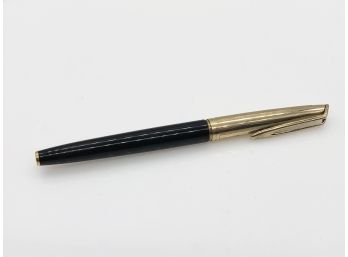 (99) VINTAGE WATERMAN GOLD AND BLACK FOUNTAIN PEN - 14 KT GOLD NIB