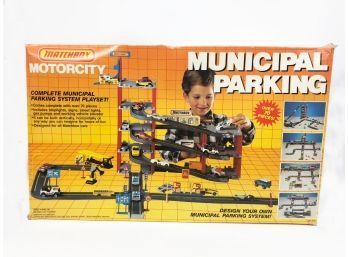 (62) MATCHBOX MOTORCITY MUNICIPAL PARKING SYSTEM PLAYSET - NEW OLD STOCK IN BOX