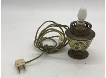 (85) ANTIQUE MINIATURE CLOISSONE LAMP - YELLOW ENAMEL W/ FLOWERS - 5.5' TALL