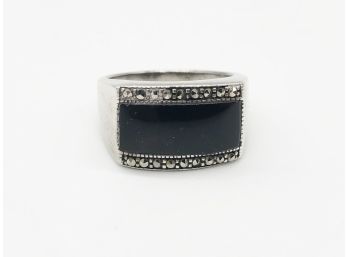 (147) STERLING SILVER AND BLACK ONYX RING-SIZE 8 1/2-WEIGHT APPROX. 5.5 DWT