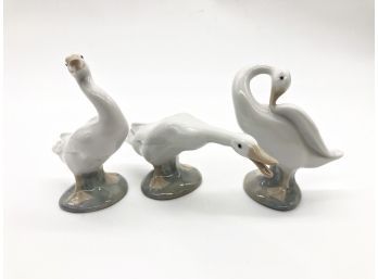 (16) LOT OF THREE LLADRO PORCELAIN GEESE - 4' TALL