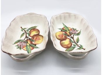(73) PAIR OF SUR LA TABLE CERAMIC ROASTERS WITH APPLES DECORATION - SMALL CHIP TO ONE BOTTOM EDGE