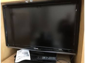 (143) SHARP AQUOS 42' FLAT SCREEN TV WITH REMOTE