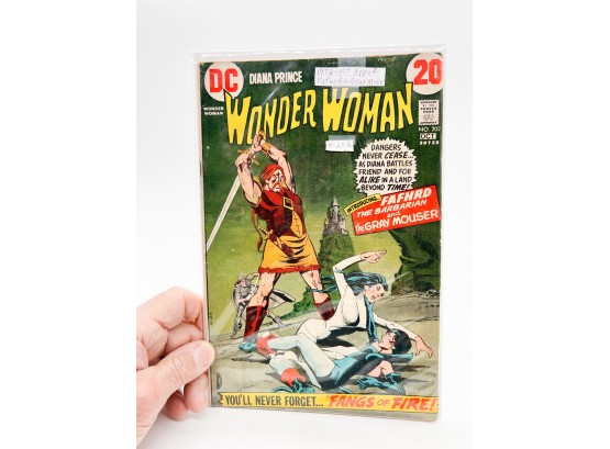 (142) VINTAGE 'WONDER WOMAN' COMIC BOOK-1972 1ST APP OF FAFHRD AND THE GRAY MOUSER-#202