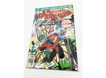 (108) VINTAGE 'SPIDERMAN' COMIC BOOK 1976 #161 NIGHTCRAWLERS
