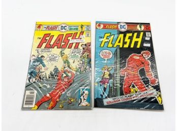 (162) LOT OF 2 VINTAGE 'FLASH' COMIC BOOKS-1976 #'S 240 AND 241