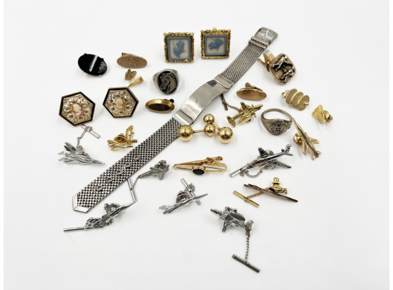 (83) LOT OF COSTUME MENS JEWELRY-CUFFLINKS TIE BARS TIE PINS RINGS AND BRACELETS