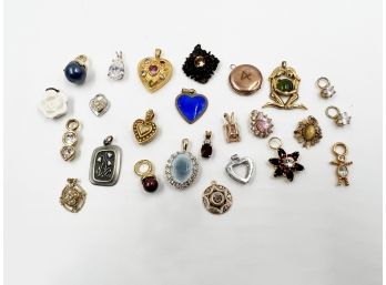 (6) LOT OF 25 COSTUME JEWELRY PENDENTS-1 MADE IN SWEDEN