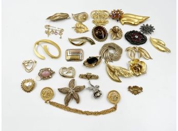 (J-36) BIG LOT OF GOLD TONED COSTUME JEWELRY - PINS, SWEATER CLIP, HEARTS