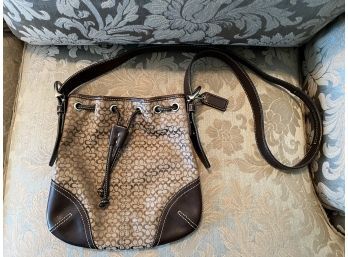 (B-4) COACH MONOGRAM SHOULDER BAG WITH DRAWSTRING TOP CLOSURE - CROSS BODY - GREAT CONDITION