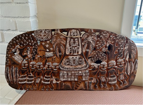 (B-7) VINTAGE WOODEN TRIBAL SHIELD W/ 9 FIGURES & BIRDS FROM PAPUA, New Guinea -COLLECTED IN THE 1970'S- 32X15